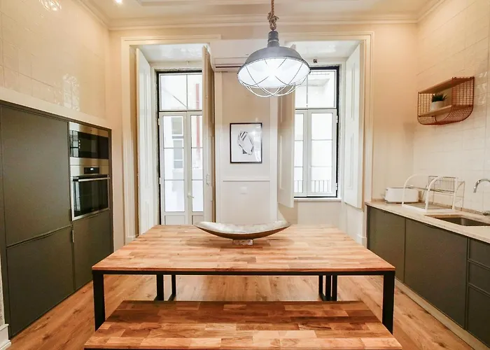 Correeiros 174 -the Place To Be